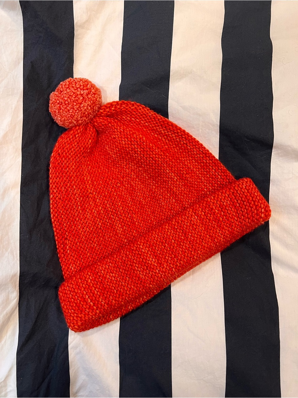 Misha & Puff red flame garter hat - Picture 2 of 5